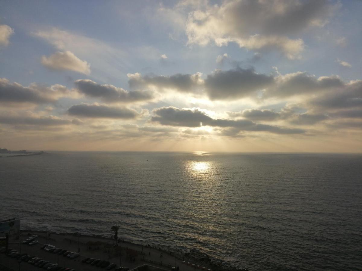 شقة Midpoint Sea View - Families Only الإسكندرية المظهر الخارجي الصورة