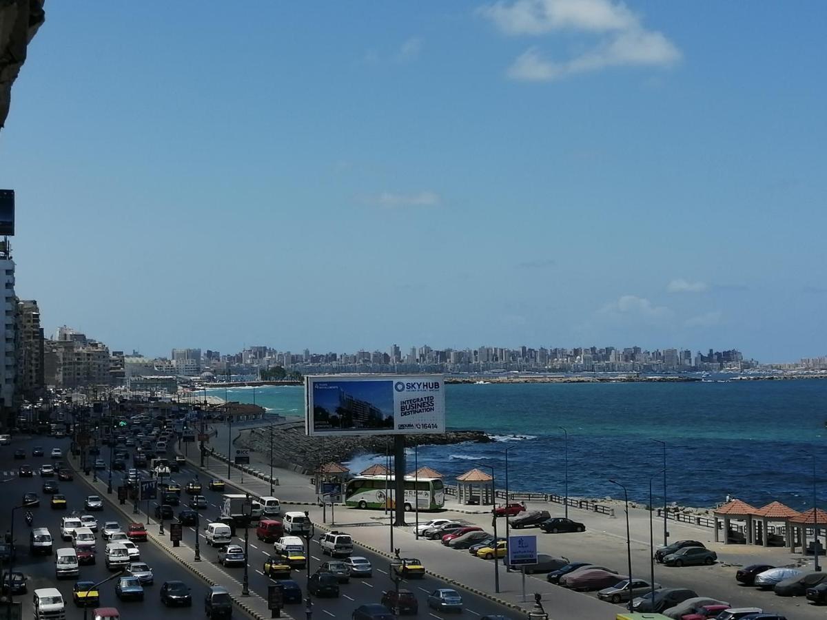 شقة Midpoint Sea View - Families Only الإسكندرية المظهر الخارجي الصورة