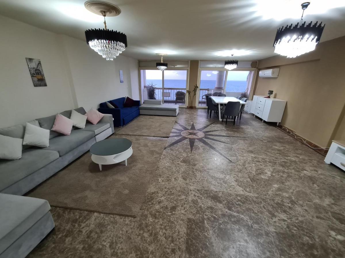 شقة Midpoint Sea View - Families Only الإسكندرية المظهر الخارجي الصورة