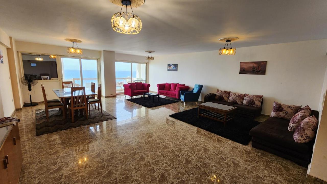 شقة Midpoint Sea View - Families Only الإسكندرية المظهر الخارجي الصورة