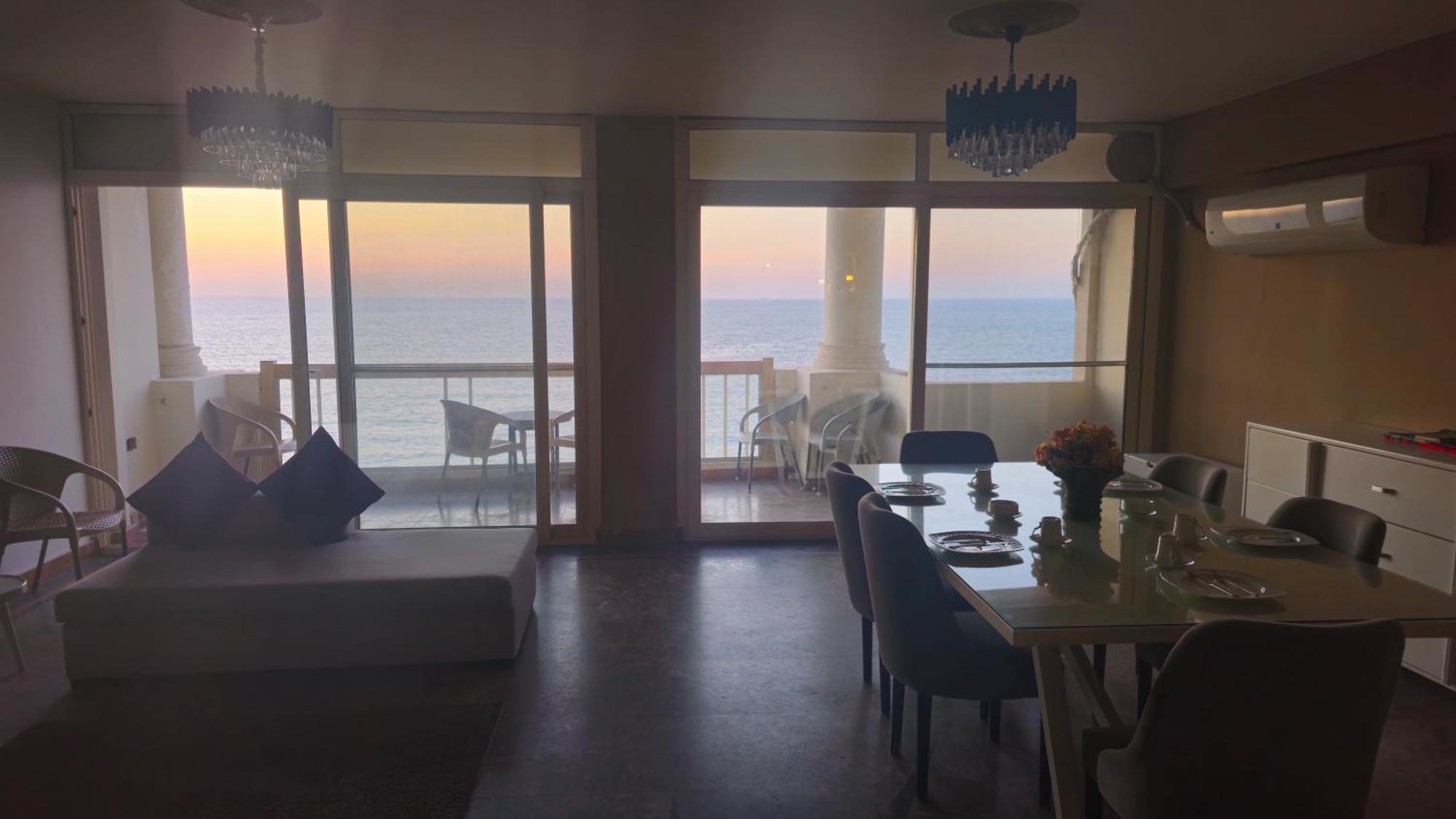 شقة Midpoint Sea View - Families Only الإسكندرية المظهر الخارجي الصورة