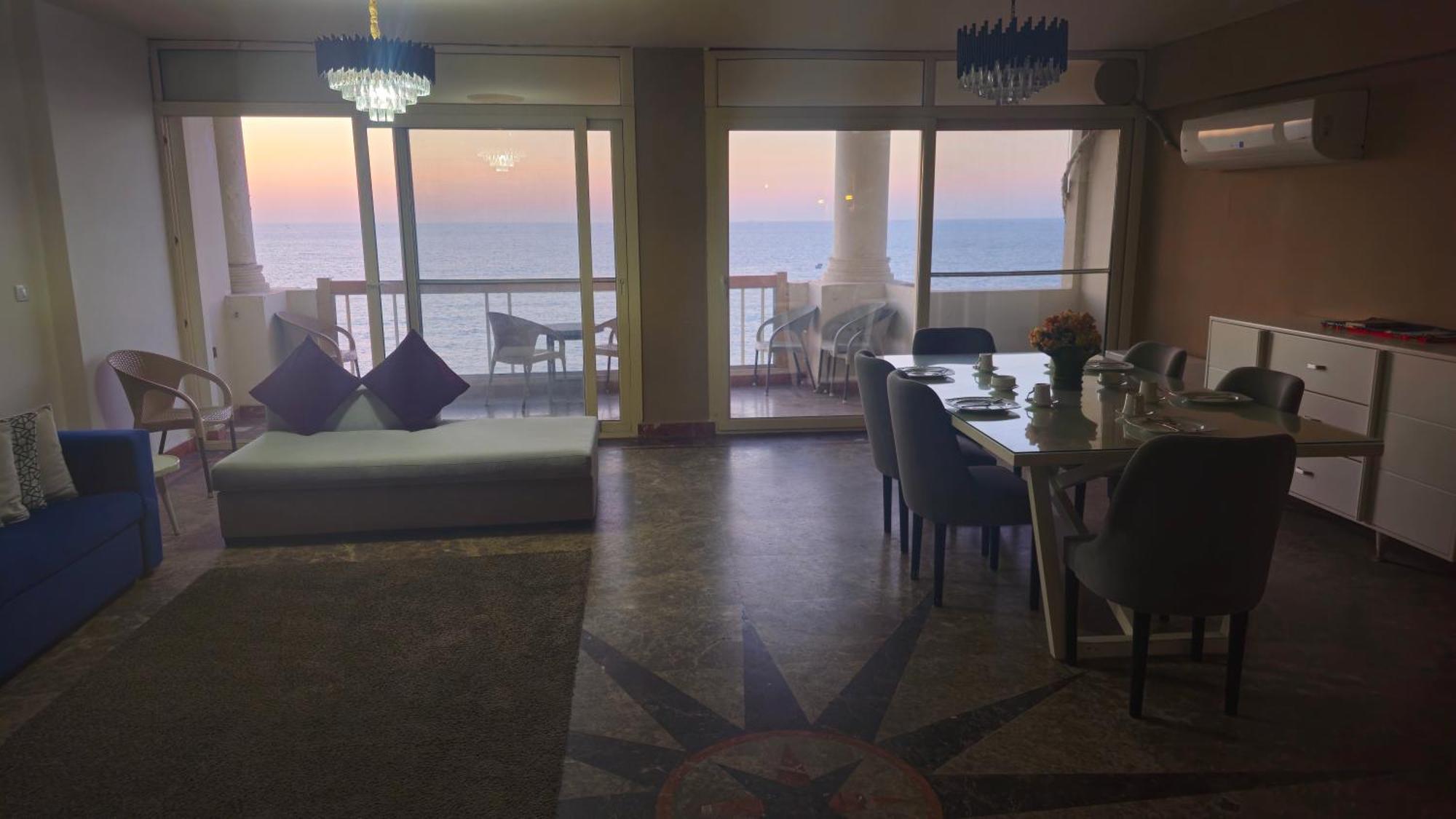 شقة Midpoint Sea View - Families Only الإسكندرية المظهر الخارجي الصورة