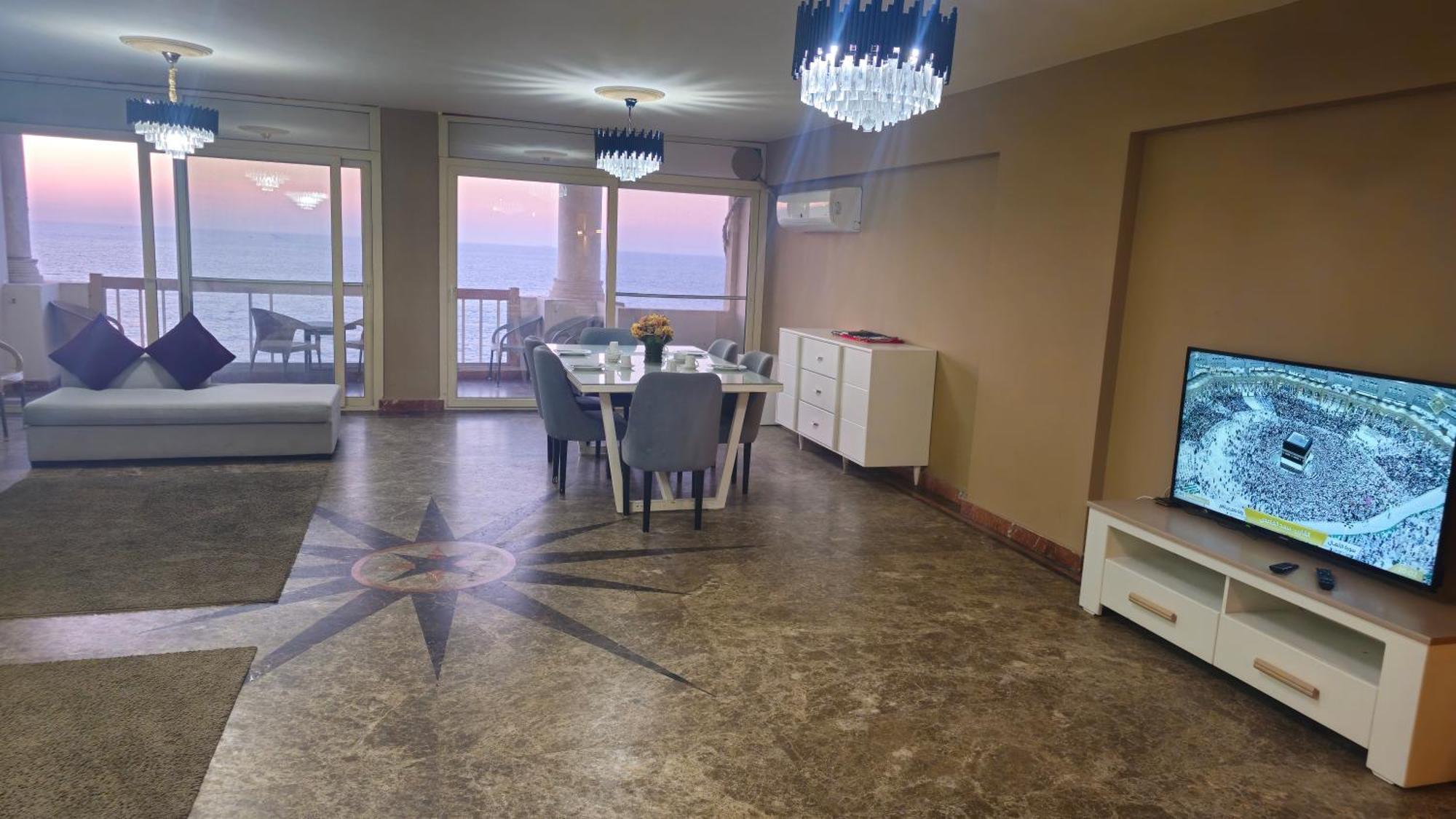 شقة Midpoint Sea View - Families Only الإسكندرية المظهر الخارجي الصورة