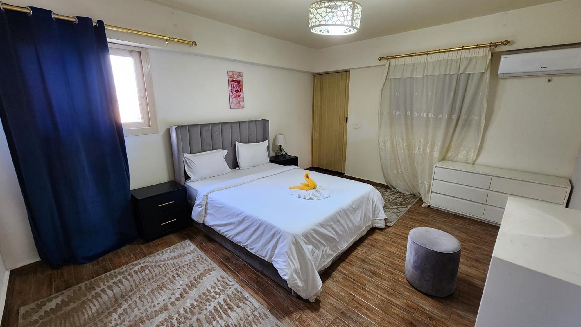 شقة Midpoint Sea View - Families Only الإسكندرية الغرفة الصورة