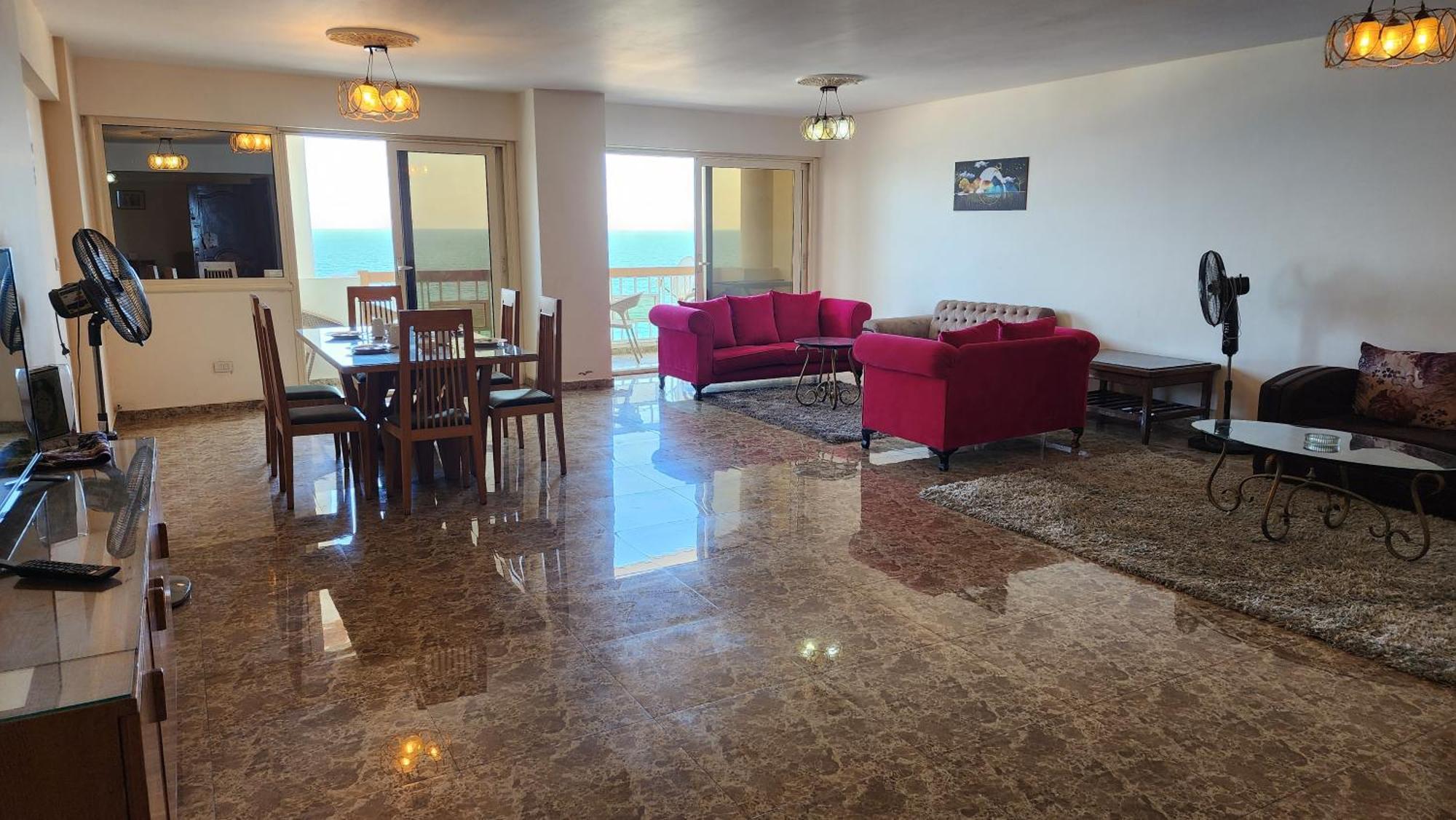 شقة Midpoint Sea View - Families Only الإسكندرية الغرفة الصورة
